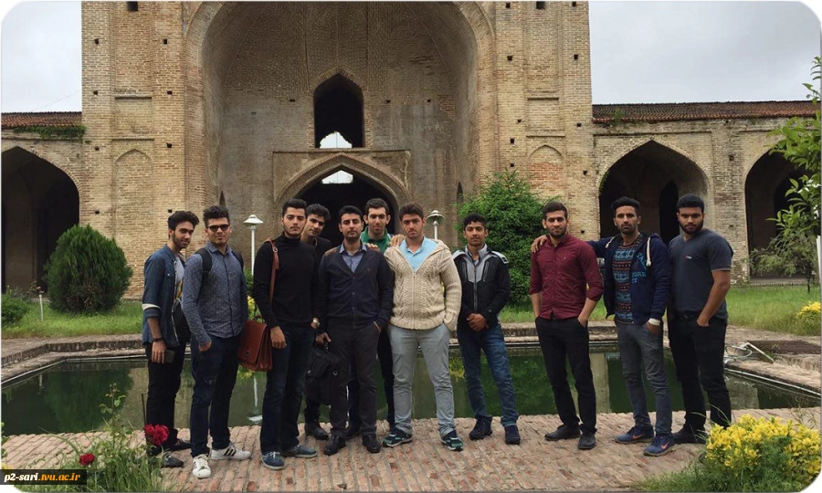 بازدید دانشجویان رشته معماری از بناهای تاریخی مسجد فرح آباد ساری 2