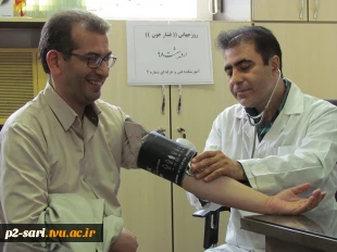 آزمایش فشار خون از کارکنان، اساتید و دانشجویان به مناسبت روز جهانی فشار خون 9