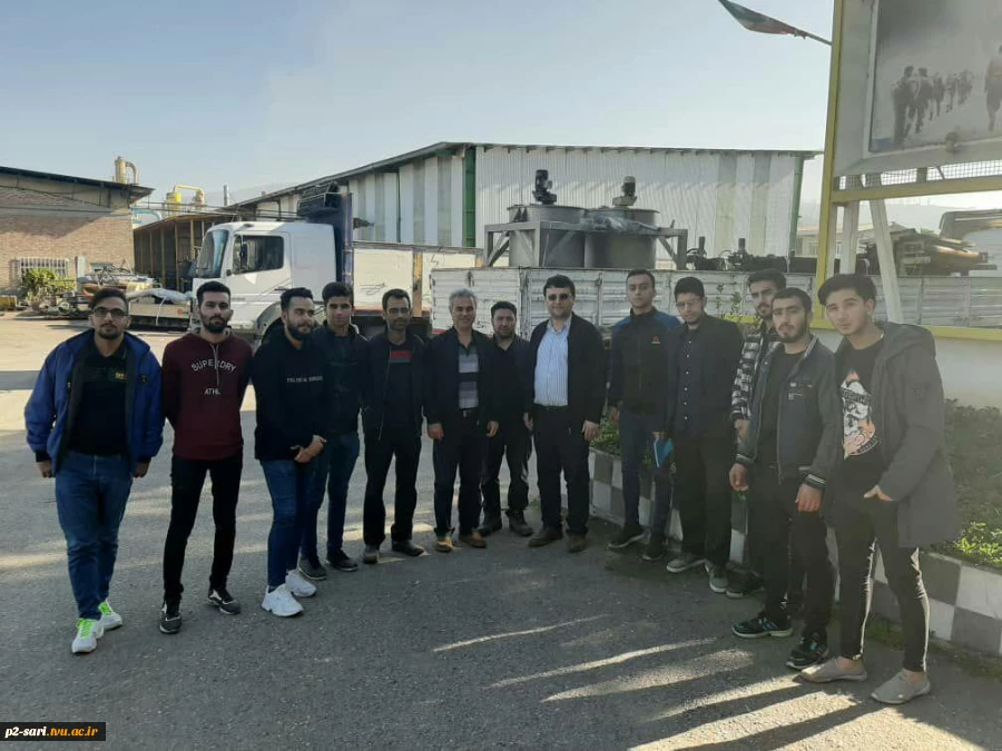 بازدید دانشجویان رشته صنایع چوب از کارخانه 22 بهمن بهشهر 3