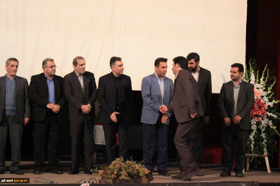 هادی قاسمی، رئیس آموزشکده فنی و حرفه‌ای شماره 2 ساری
برگزیده نخستین همایش مجمع عالی نخبگان منطقه مرکز مازندران 5